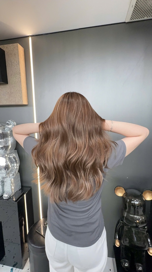 Uốn sóng lơi nhuộm balayage