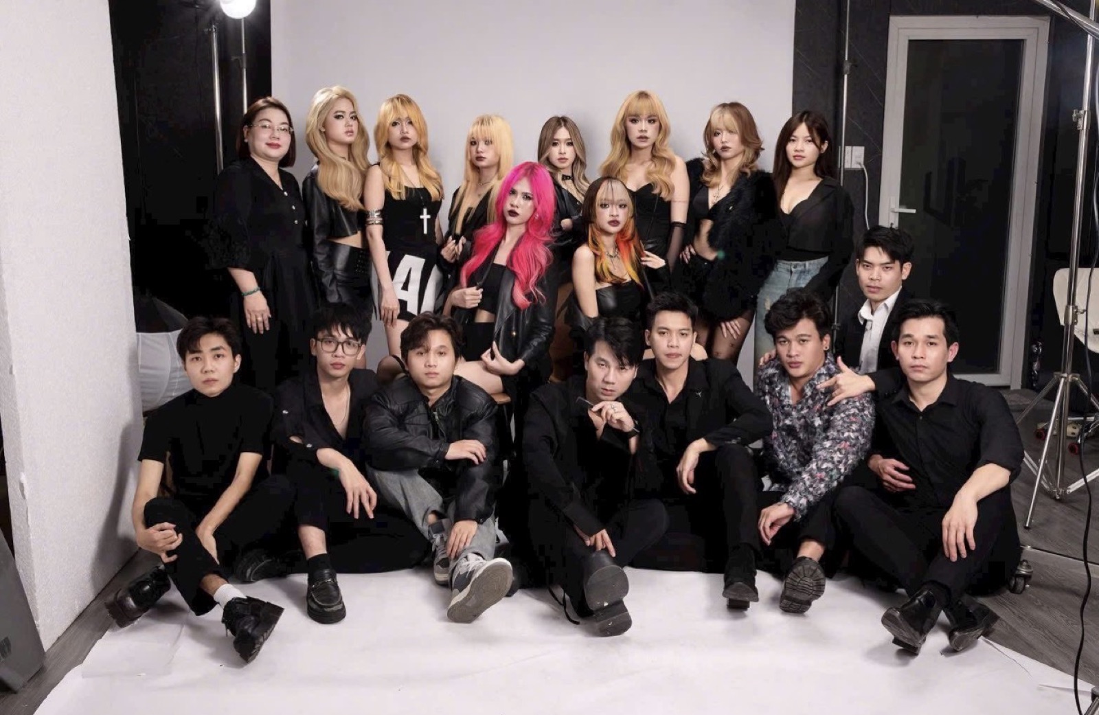 Toàn bộ đội ngũ TÂM UK